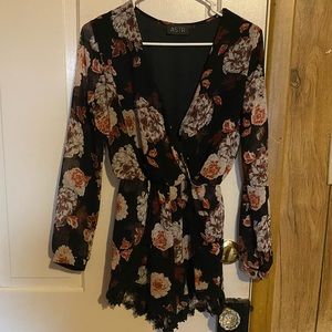 ⚠️MOVING SALE⚠️ Nordstrom Chiffon Long Sleeve Floral Romper